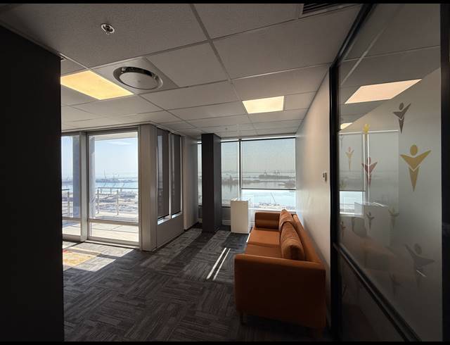 8,380M² OFFICE TO LET IN FORESHORE